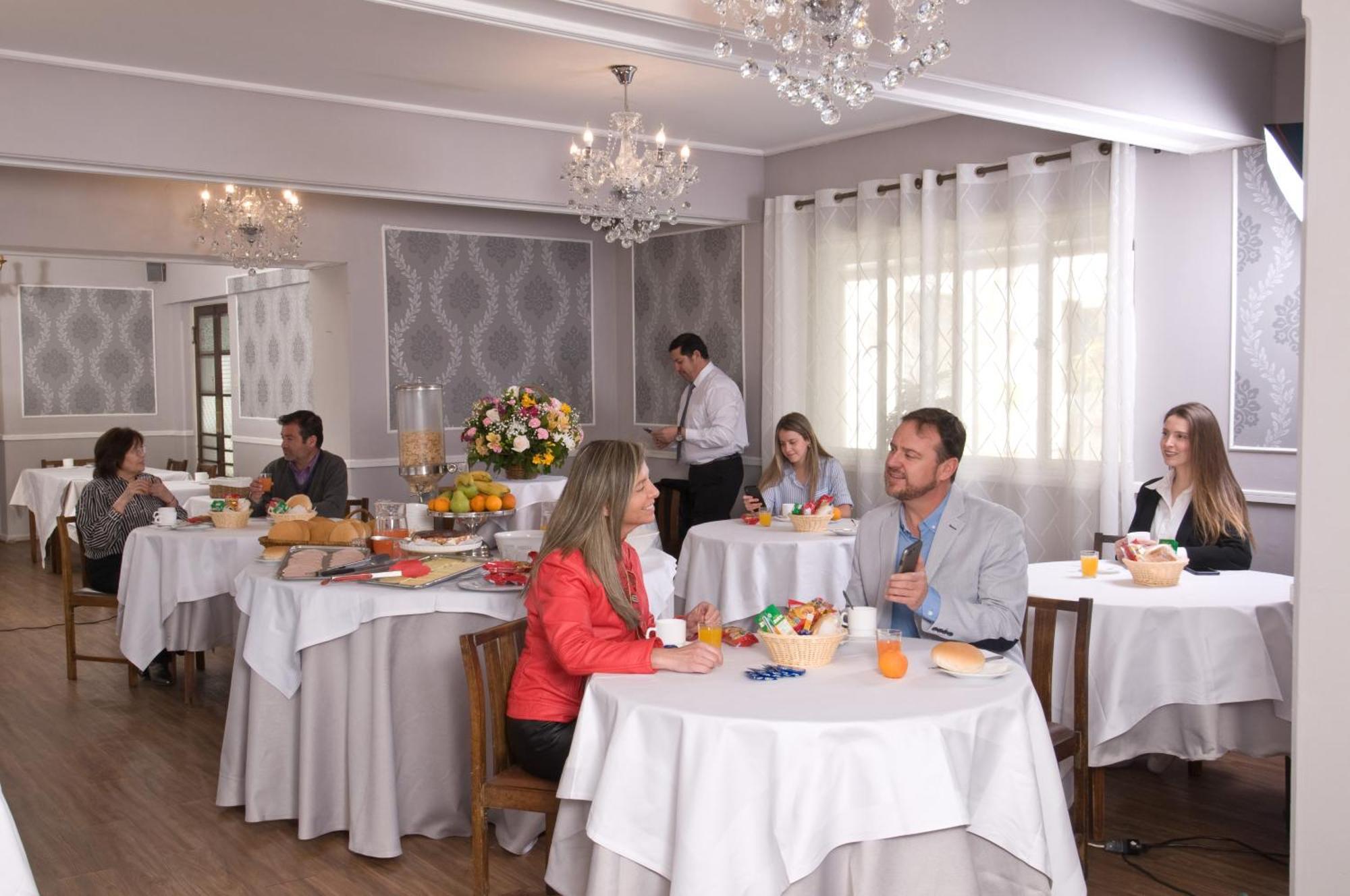 Hotel Imperio, Santiago